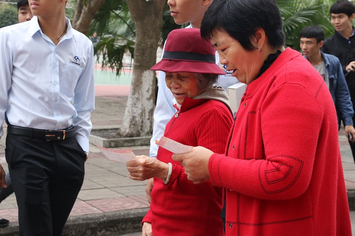 （教职工家属参与活动 海职青年记者团黎加奎摄影）.JPG